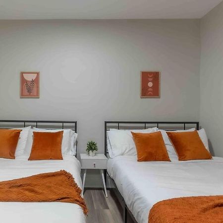 Апартаменты Pumpkin Premise By Airport, 5 Beds, Sleeps 8, Book 7 Days, Get 20 Percent Off Ньюарк Экстерьер фото
