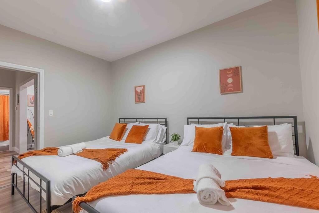Апартаменты Pumpkin Premise By Airport, 5 Beds, Sleeps 8, Book 7 Days, Get 20 Percent Off Ньюарк Экстерьер фото